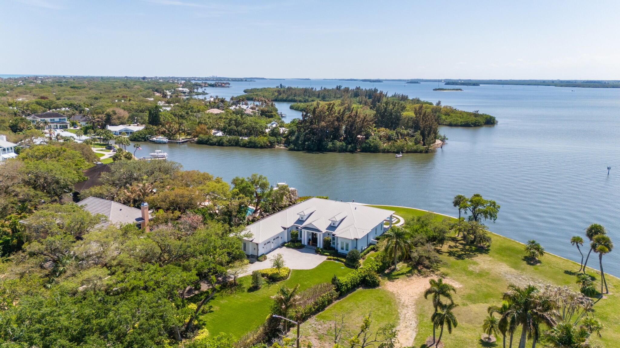 1505 W Camino Del Rio Vero Beach, FL 32963