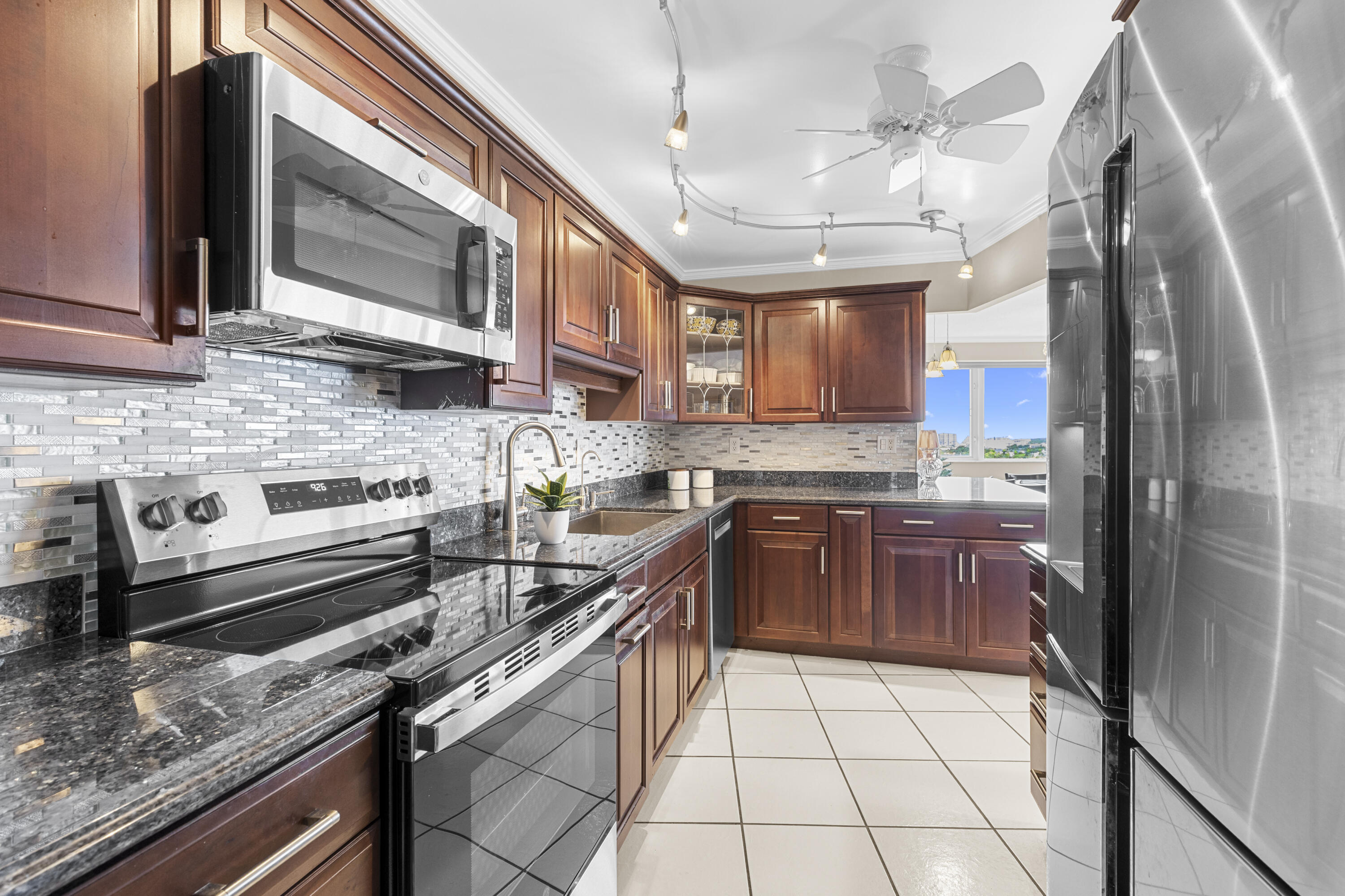3000 Holiday #1505 Fort Lauderdale, FL 33316