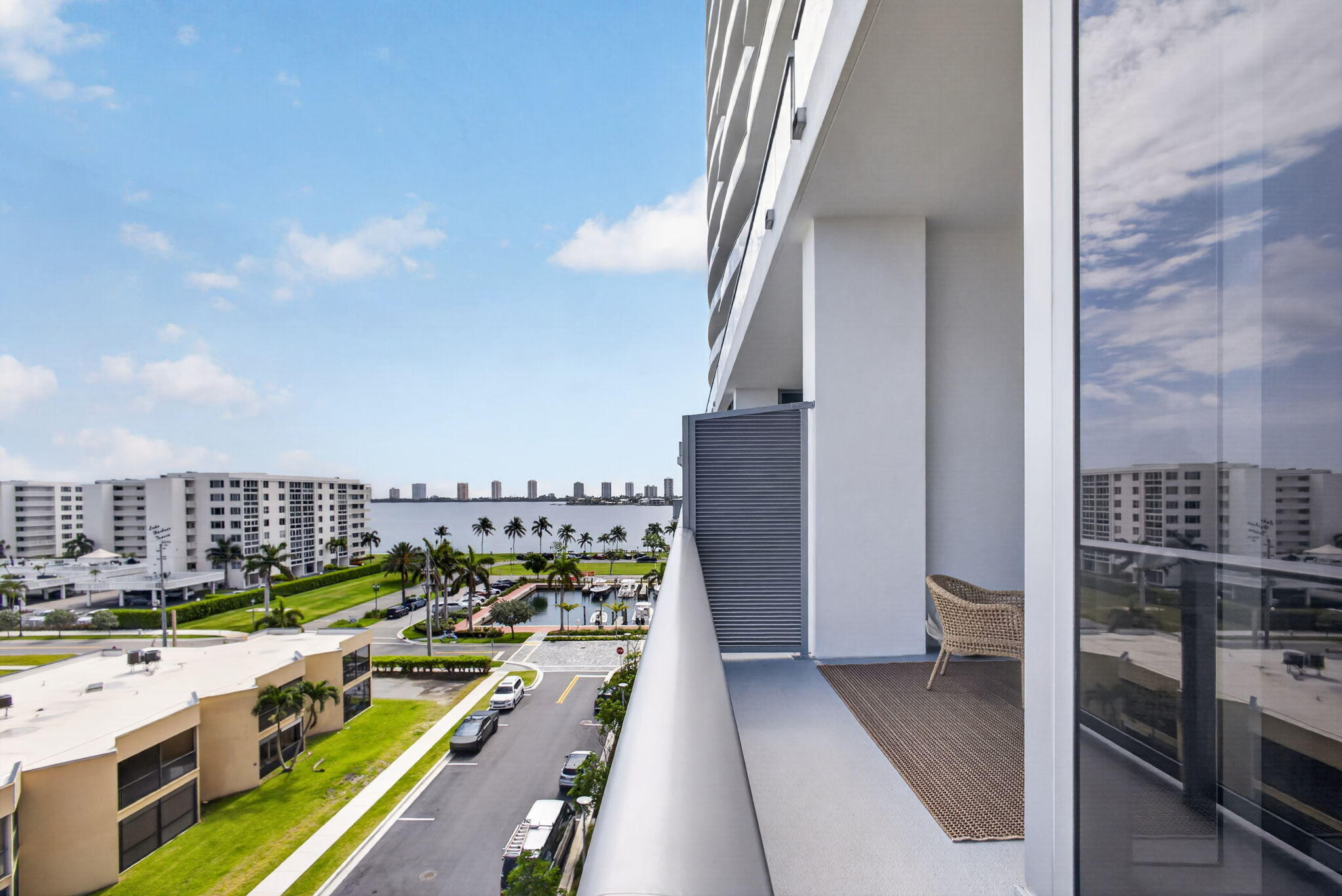220 Lake Shr #613 Lake Park, FL 33403