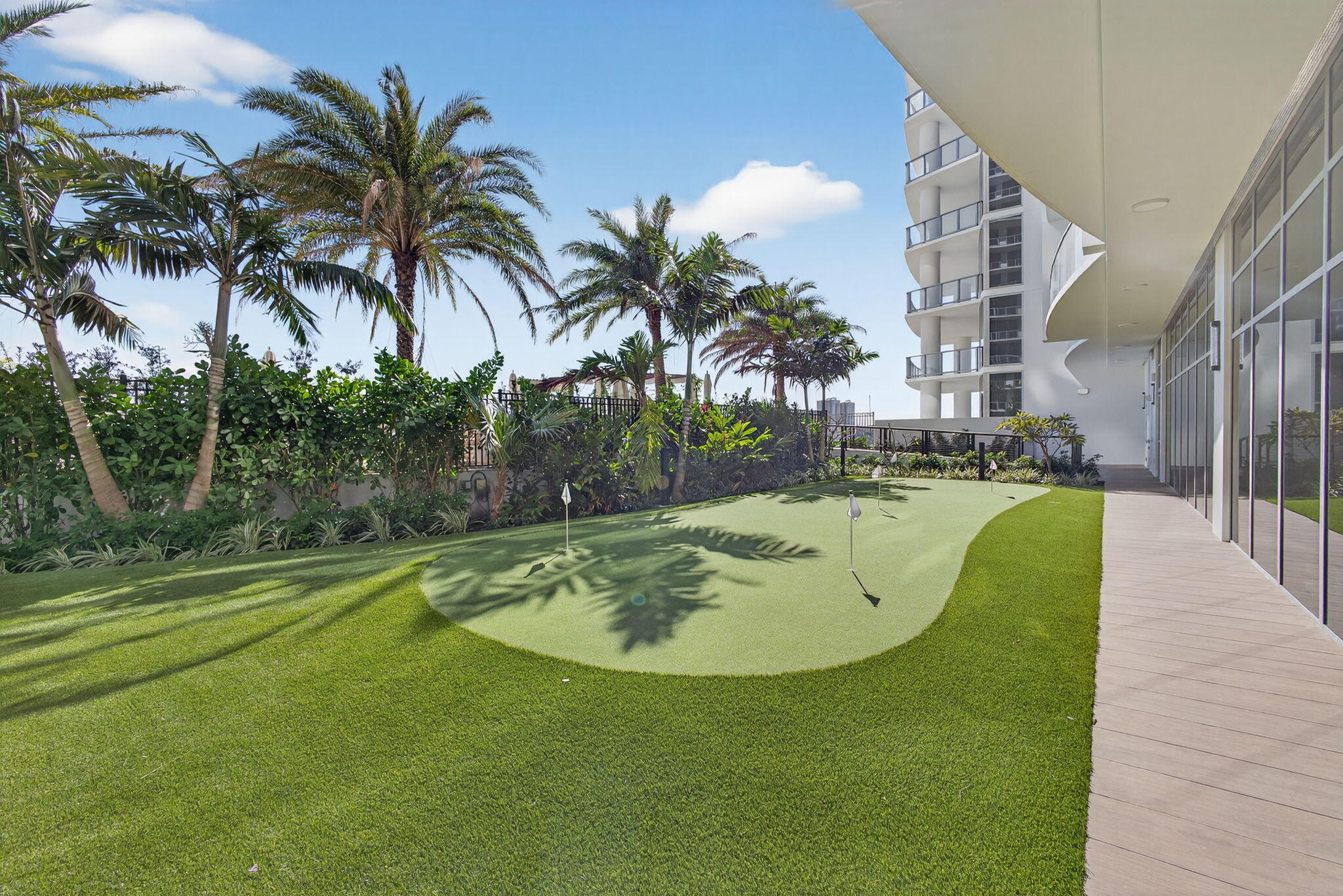 220 Lake Shr #613 Lake Park, FL 33403