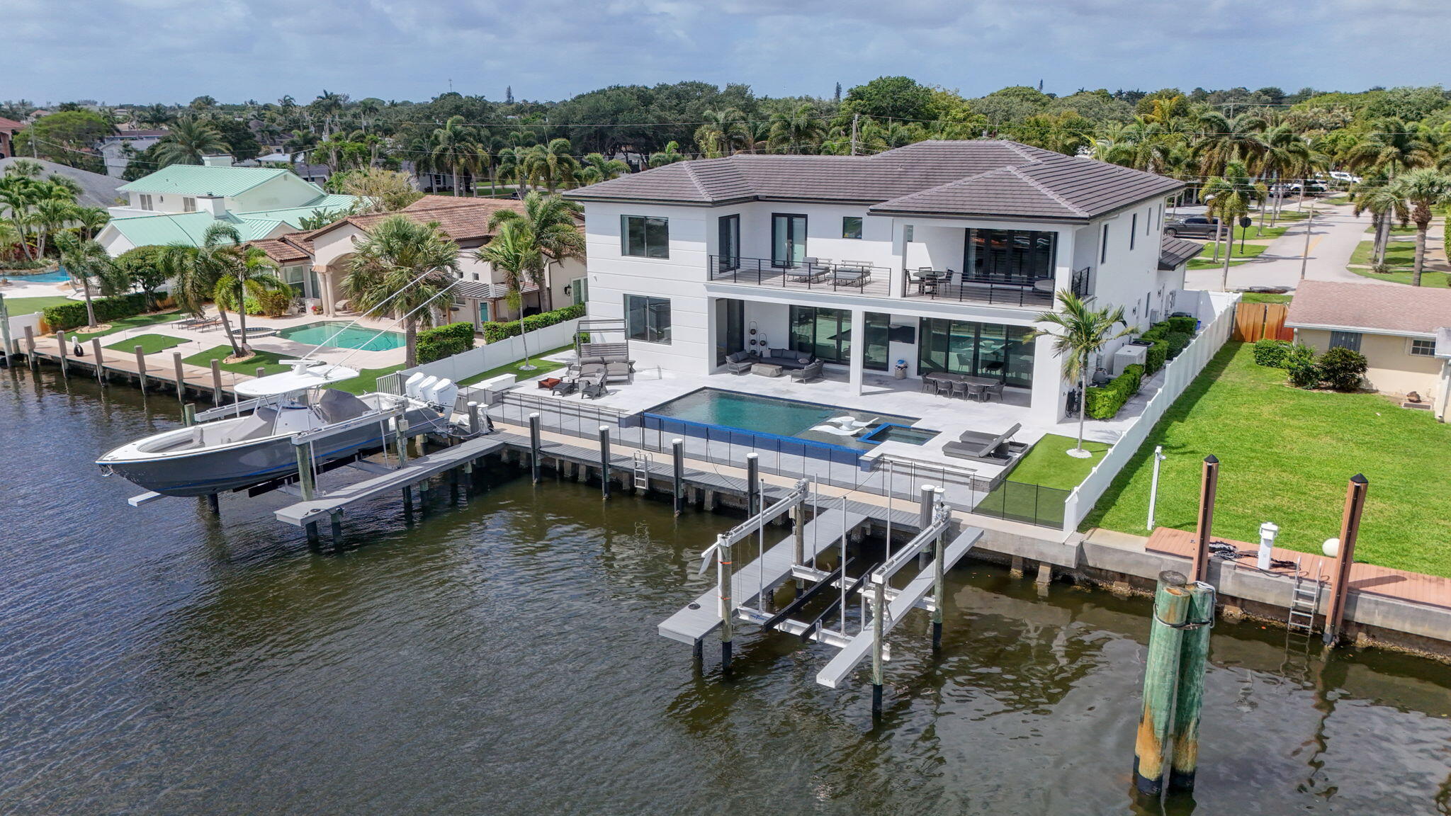 824 Shore