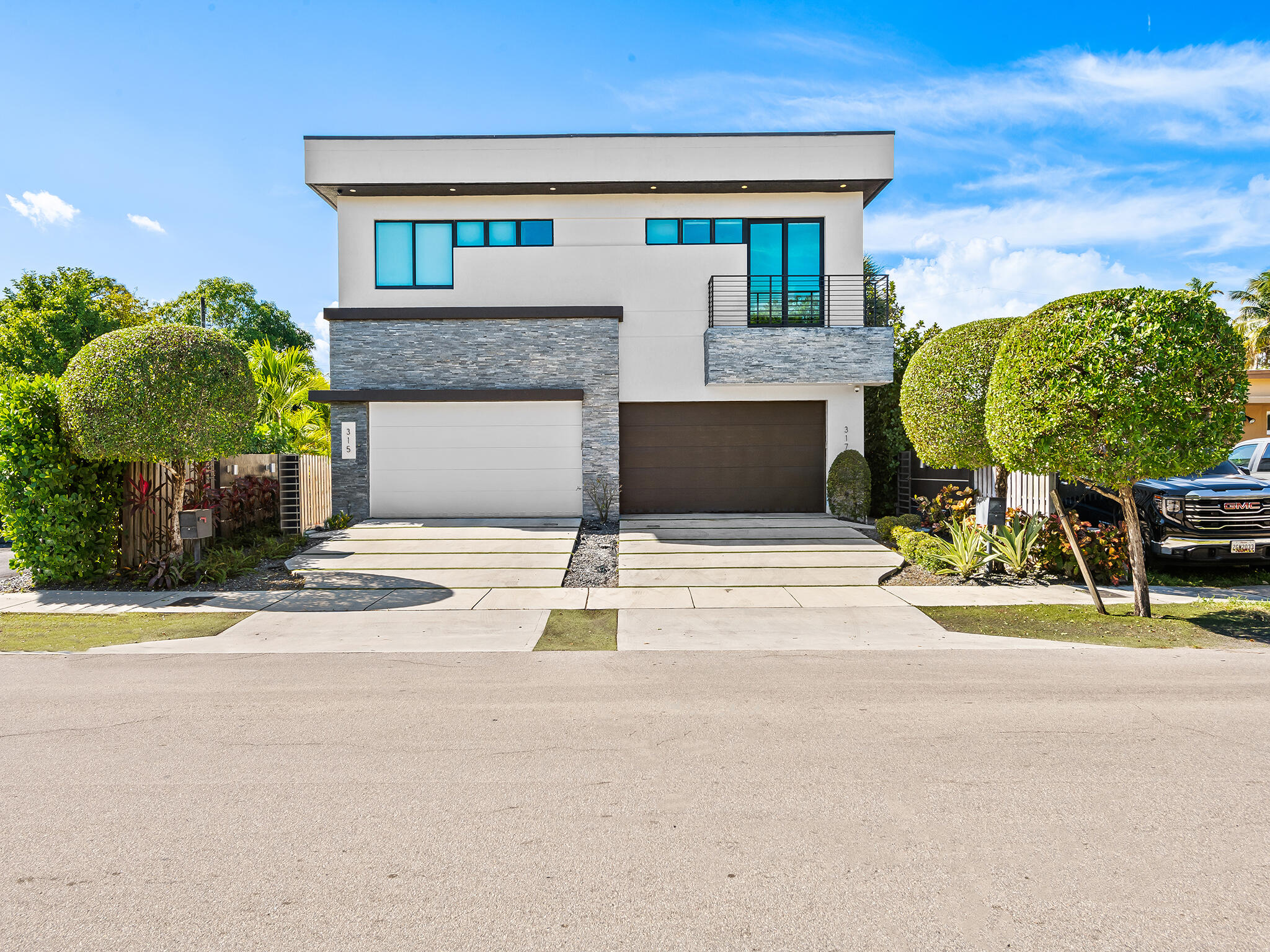 315 NE 15th