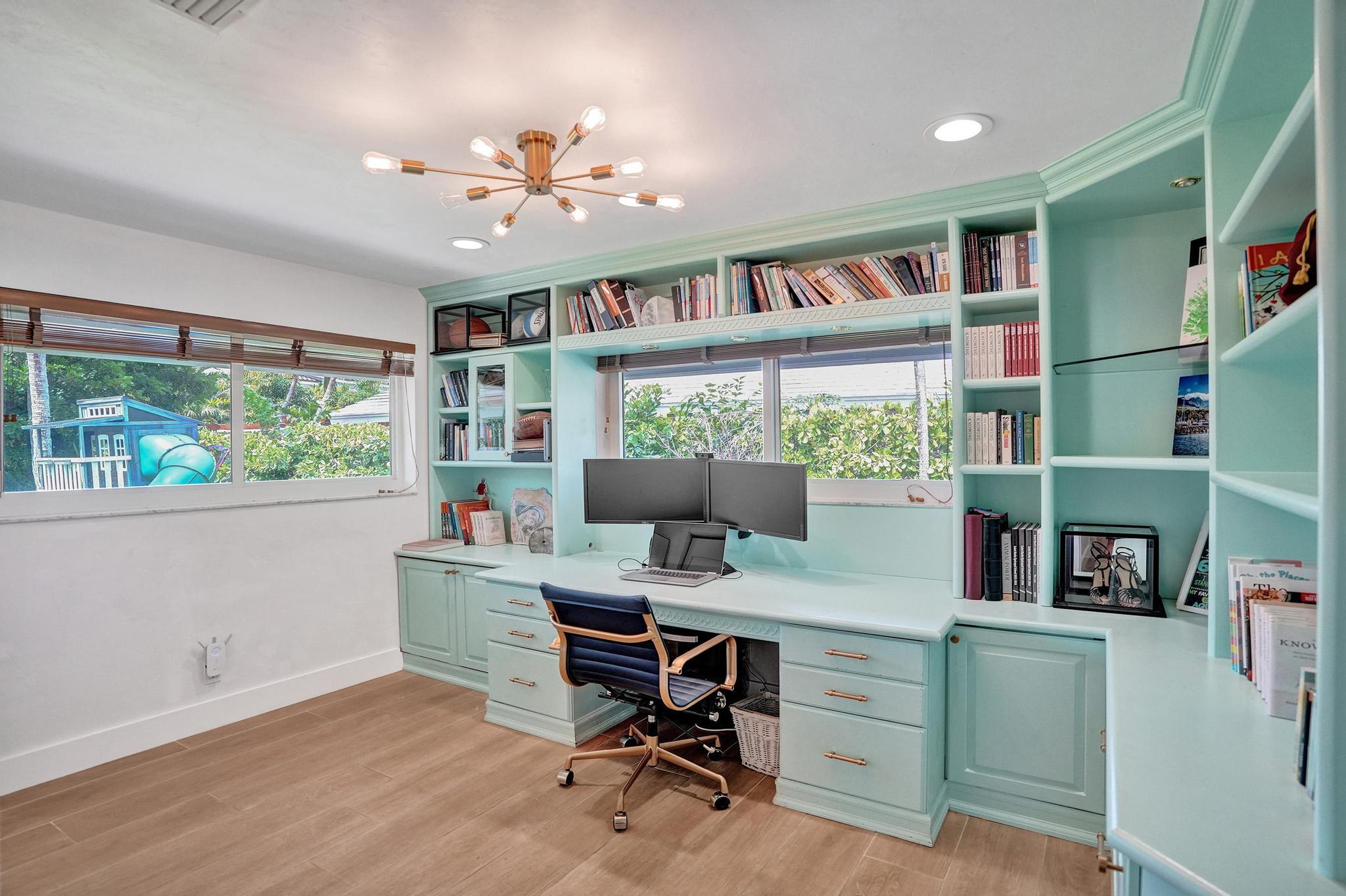 2 Mendota Sea Ranch Lakes, FL 33308