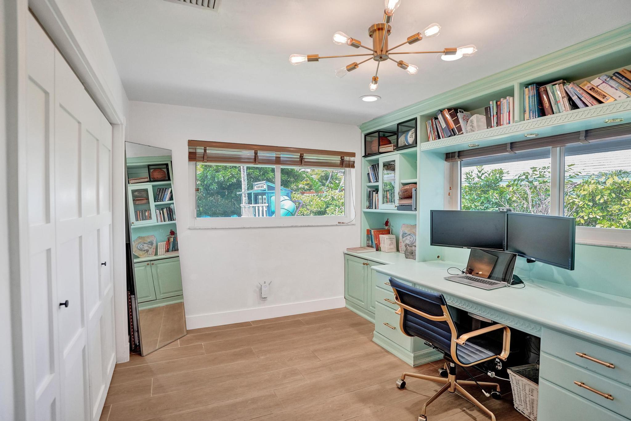 2 Mendota Sea Ranch Lakes, FL 33308