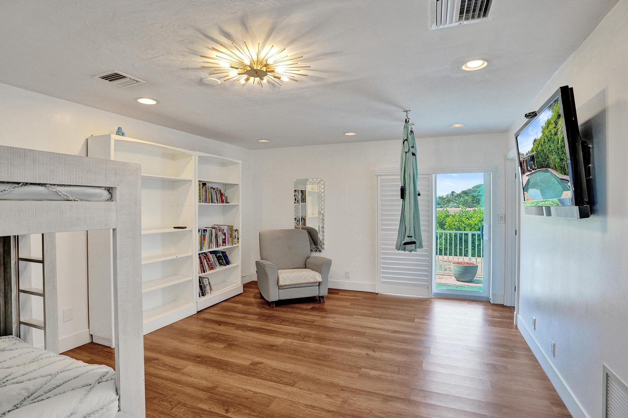 2 Mendota Sea Ranch Lakes, FL 33308