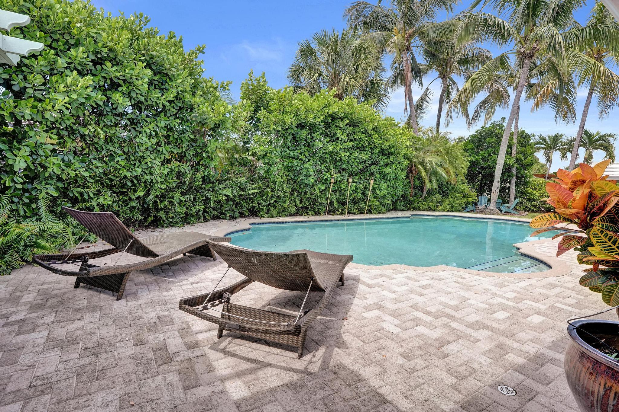 2 Mendota Sea Ranch Lakes, FL 33308