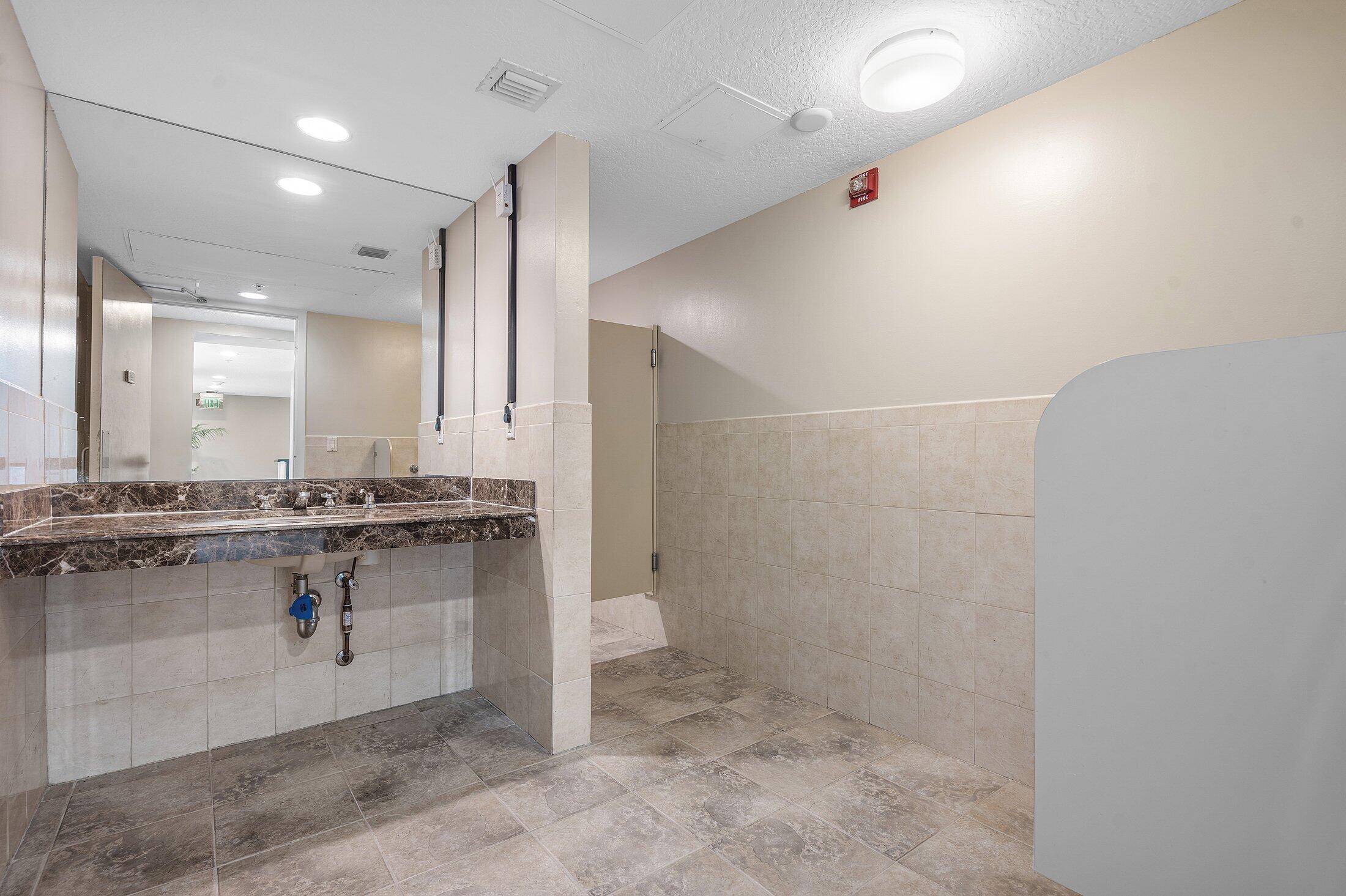 715 Bayshore #Ph4 Fort Lauderdale, FL 33304