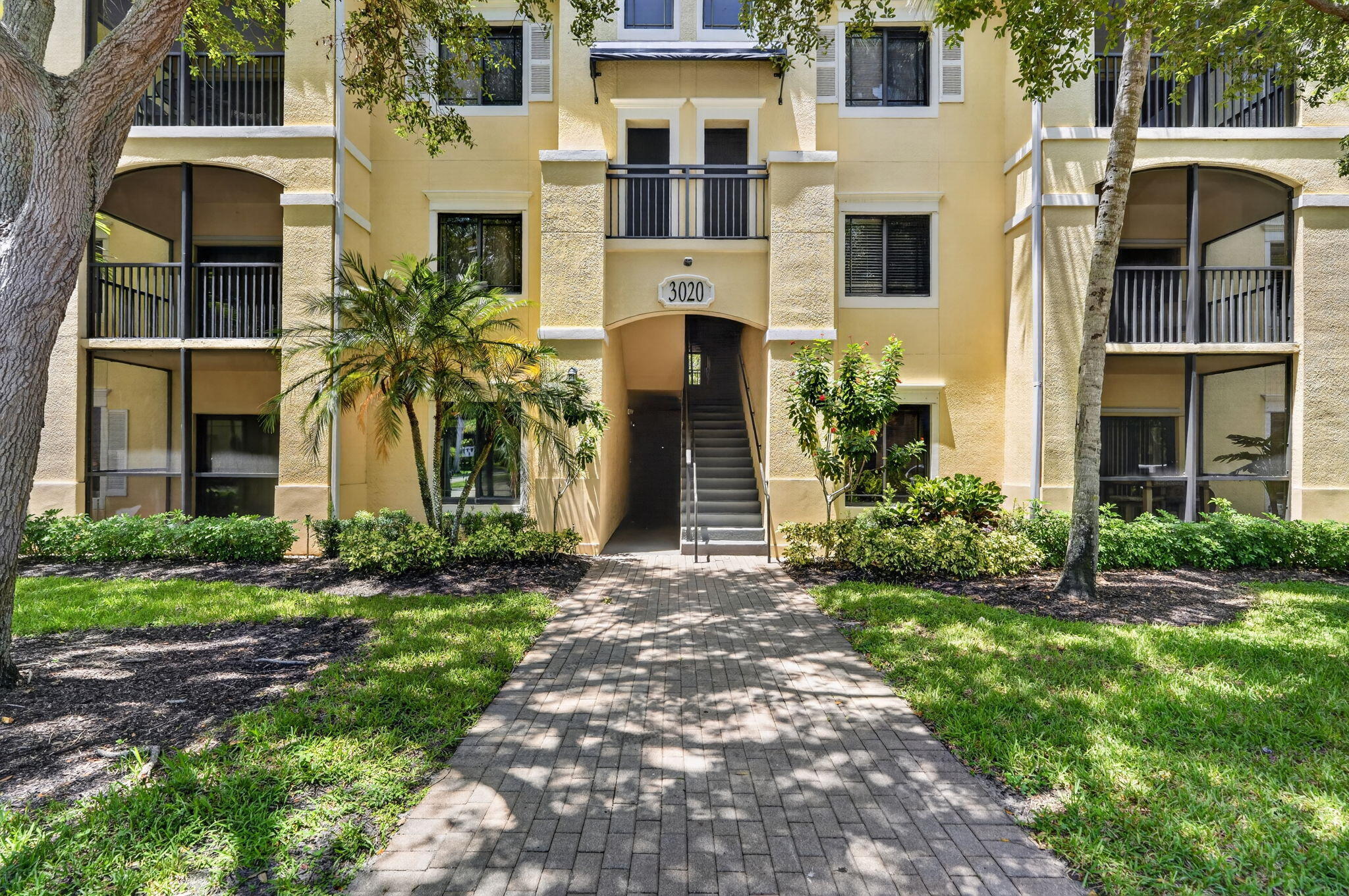 3020 Alcazar Pl #308