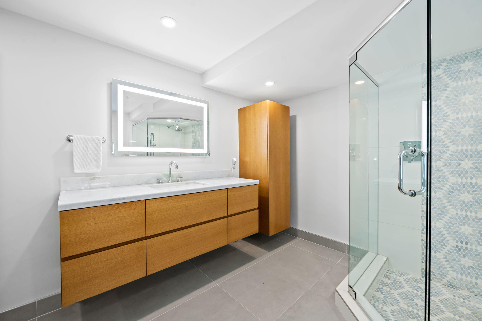 209 N Birch Rd #1002 Fort Lauderdale, FL 33304