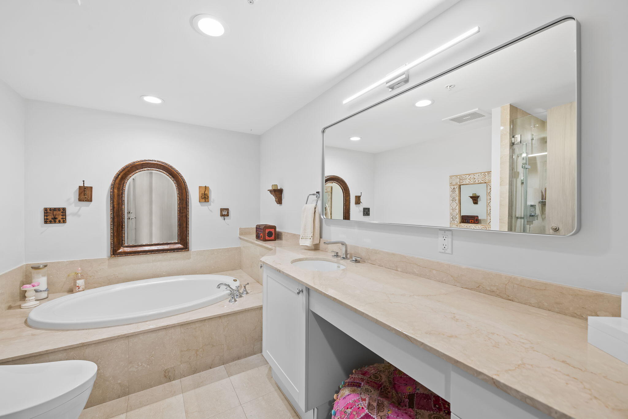 209 N Birch Rd #1002 Fort Lauderdale, FL 33304