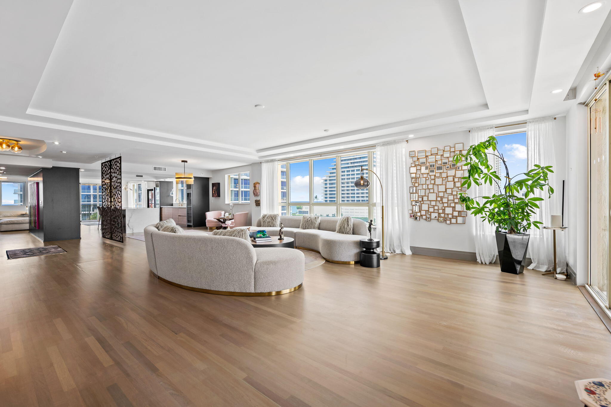 209 N Birch Rd #1002 Fort Lauderdale, FL 33304