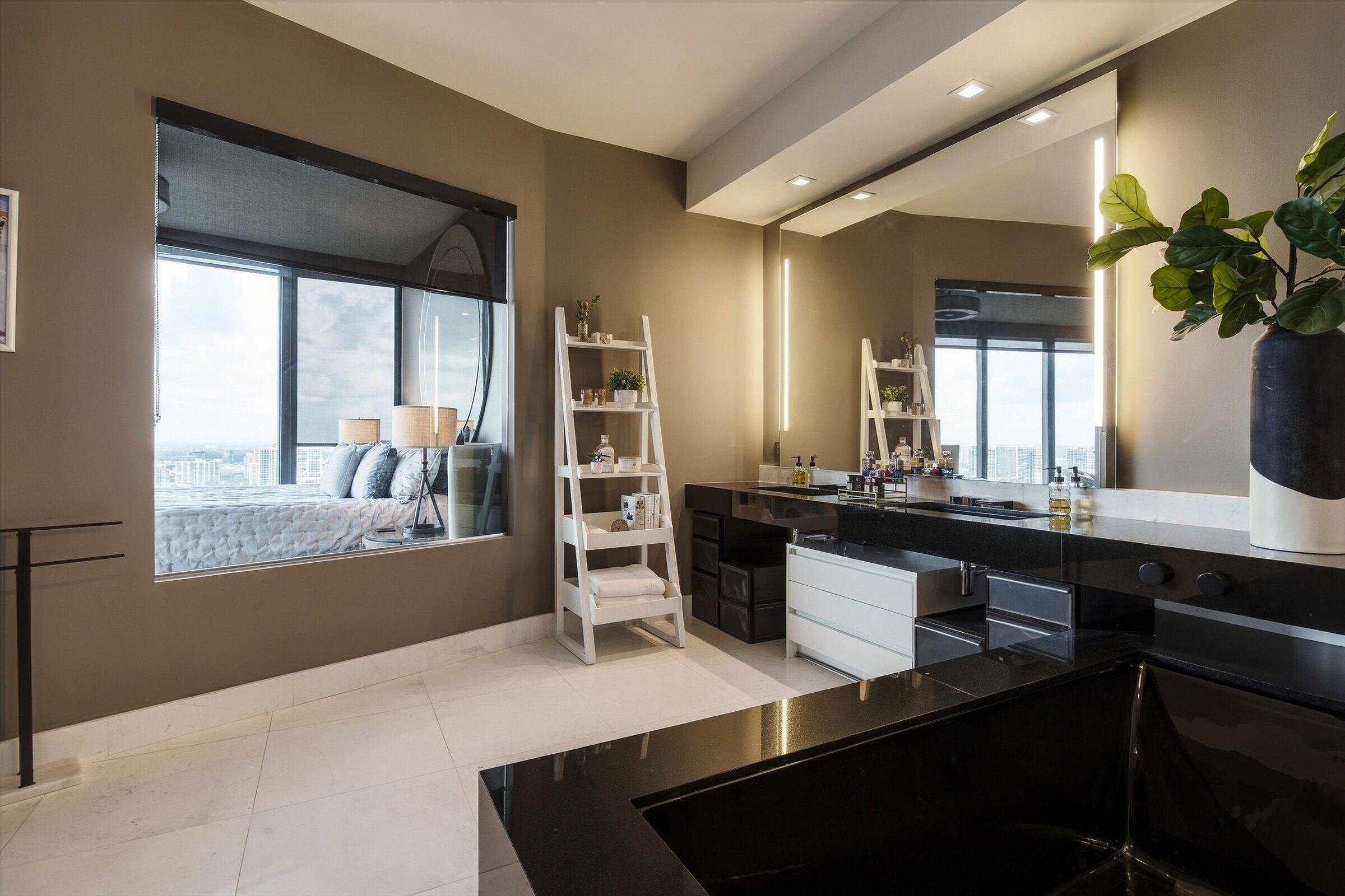 image Porsche Design Tower18