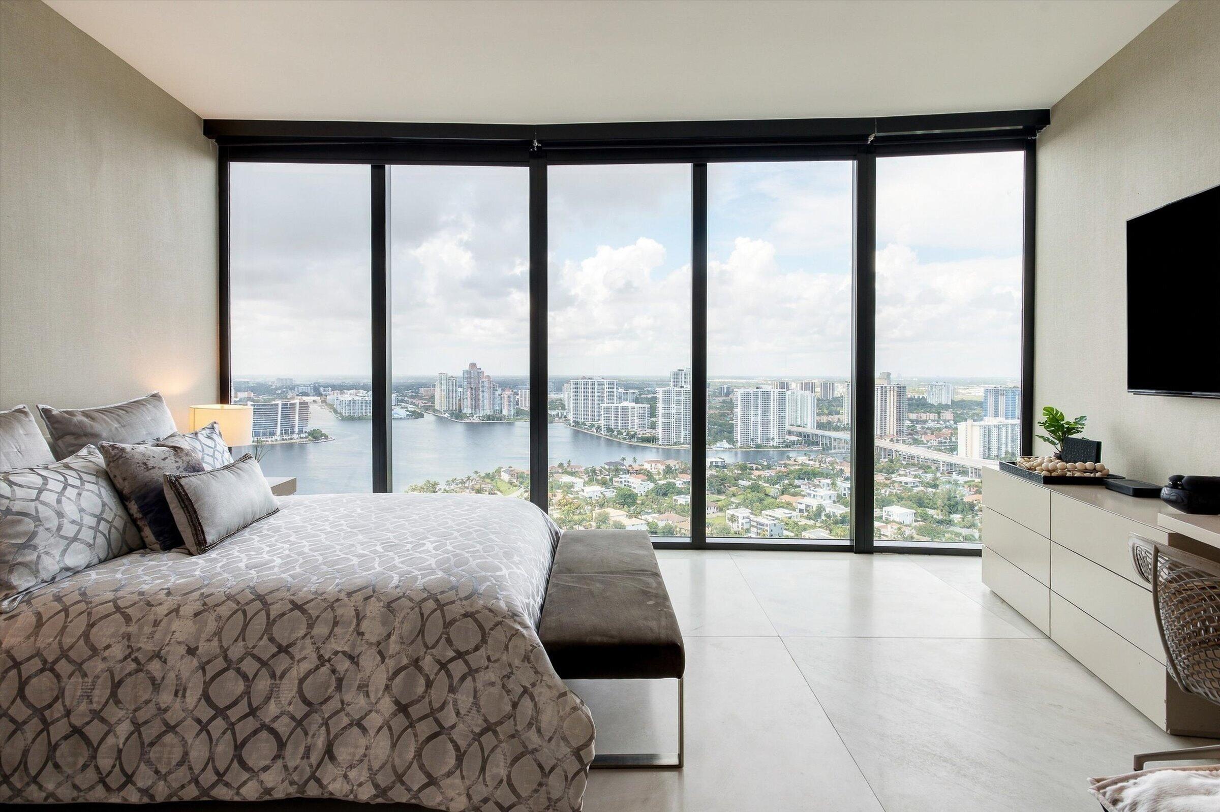 image Porsche Design Tower21
