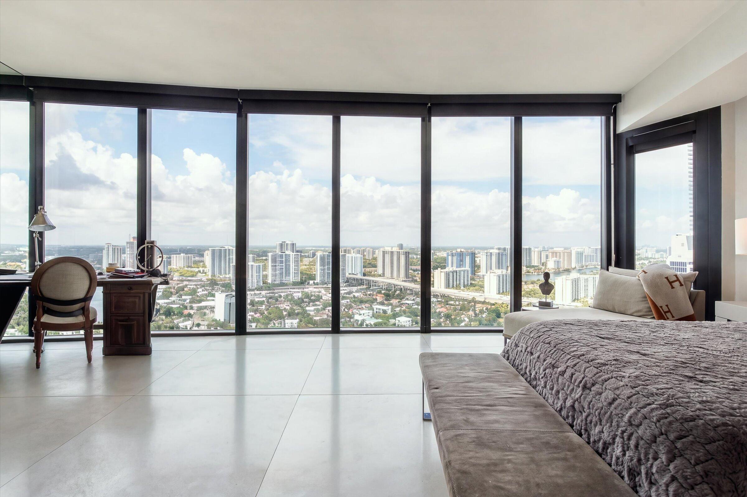image Porsche Design Tower23
