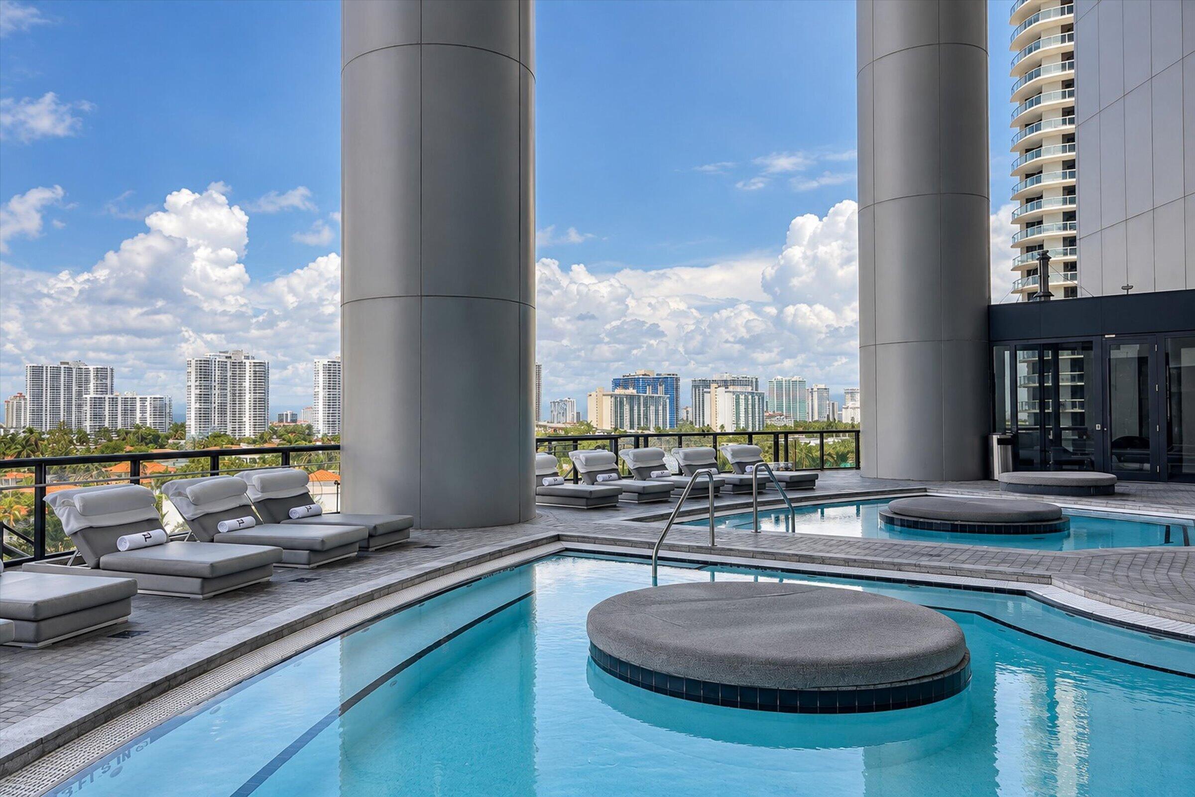 image Porsche Design Tower44