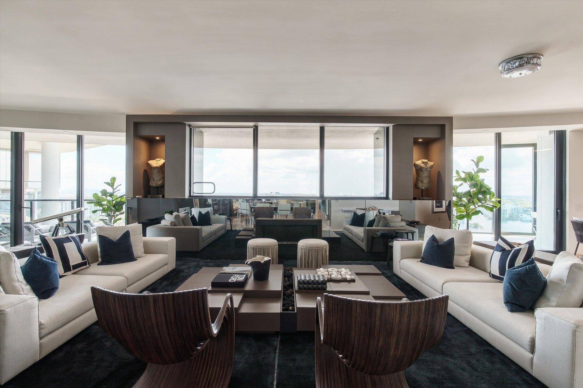 image Porsche Design Tower4