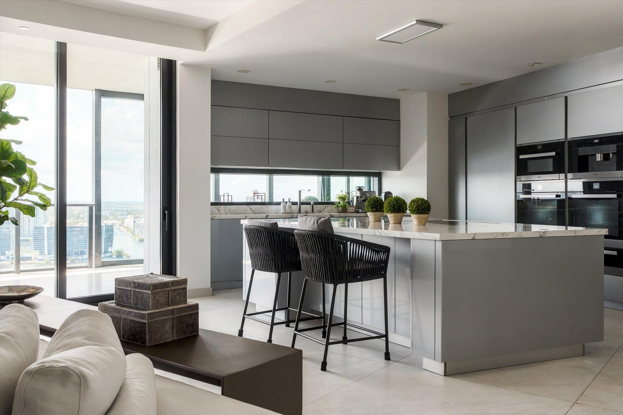 image Porsche Design Tower8