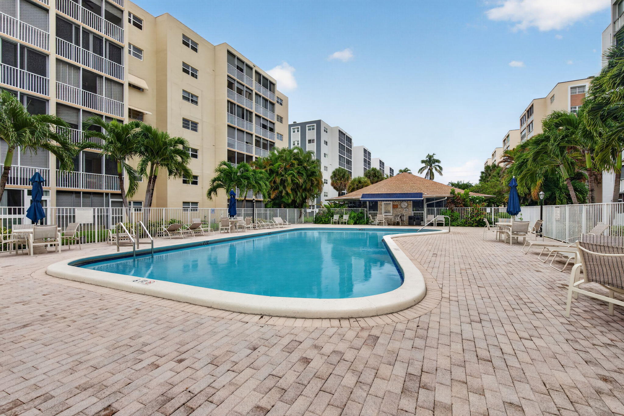 620 NE 12th Ave #202