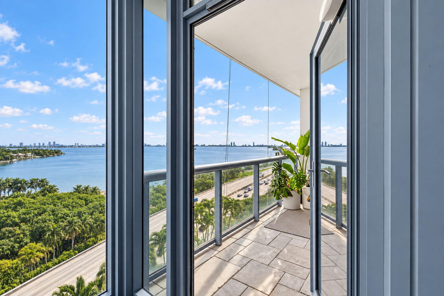 image Blue on the Bay24