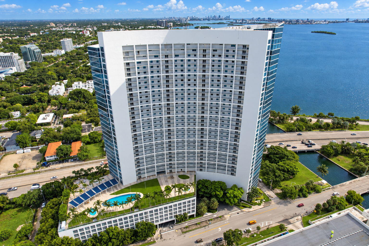 image Blue on the Bay47