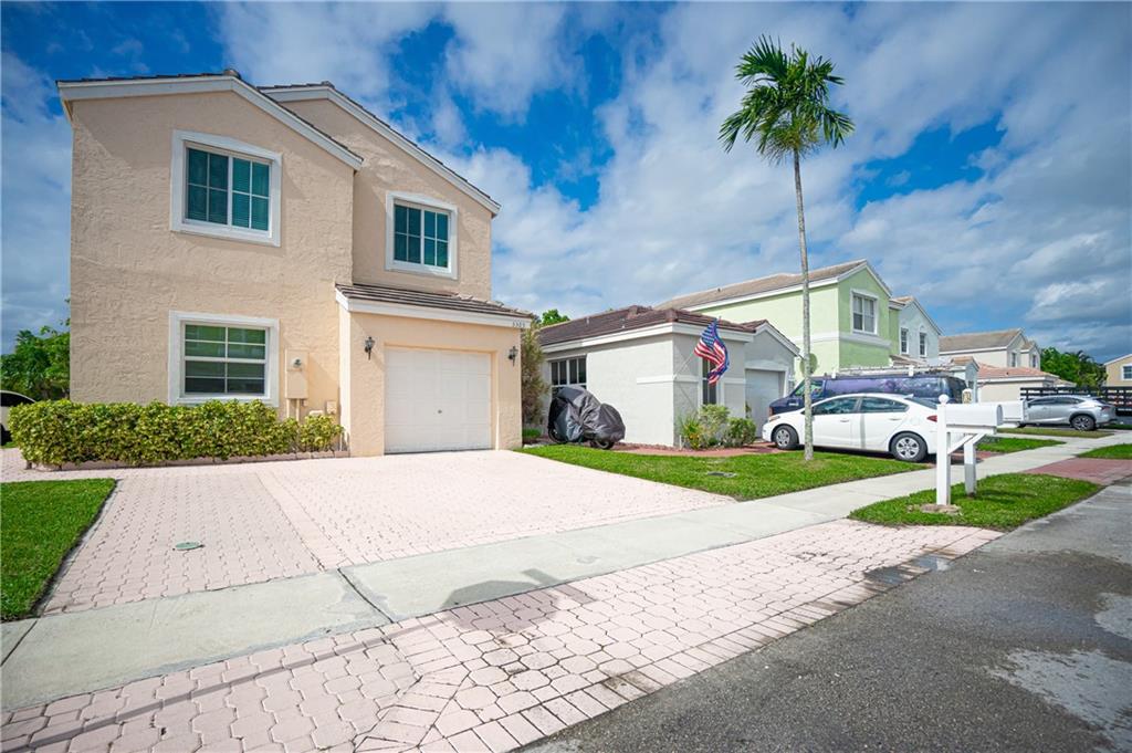 3305 Apache Ln