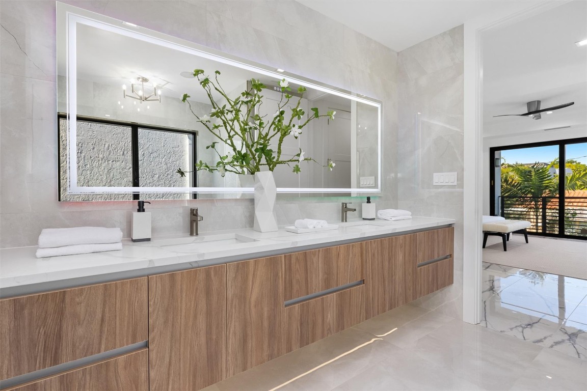 1621 E Broward Fort Lauderdale, FL 33301