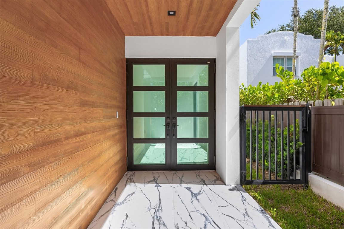 1621 E Broward Fort Lauderdale, FL 33301