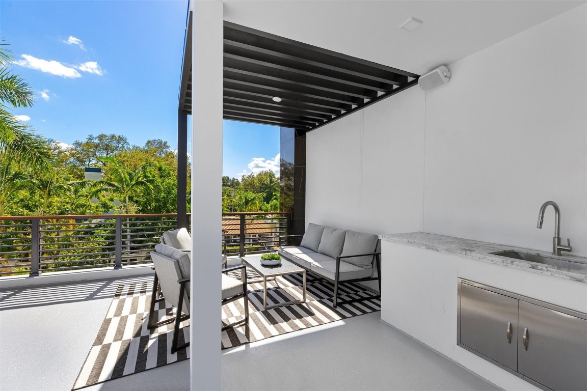 1621 E Broward Fort Lauderdale, FL 33301