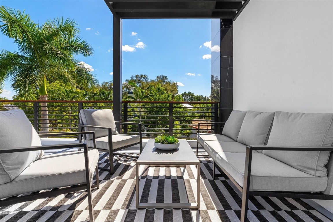 1621 E Broward Fort Lauderdale, FL 33301