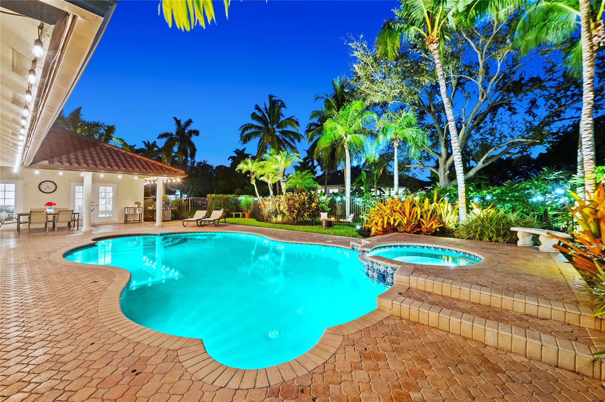 13841 Alexandria Ct