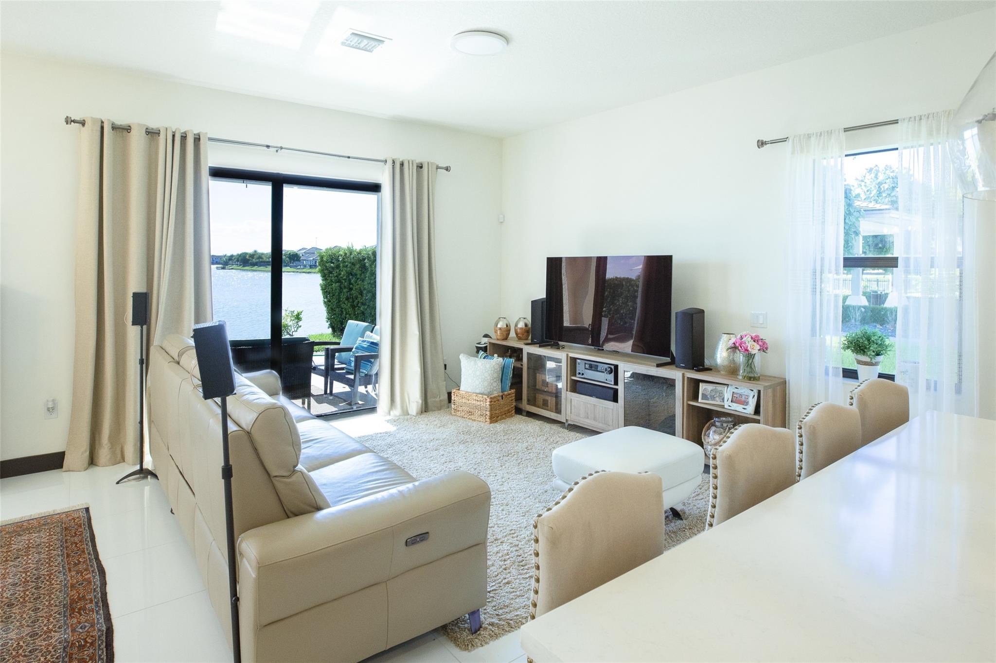 15934 NW 87th Ct Miami Lakes, FL 33018