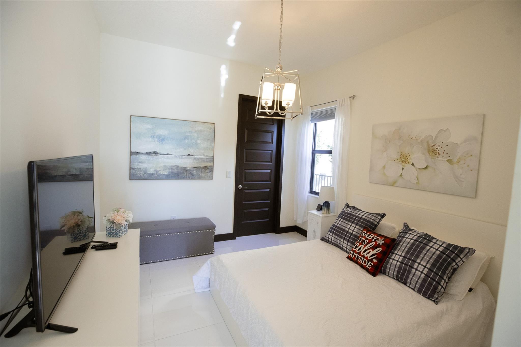 15934 NW 87th Ct Miami Lakes, FL 33018