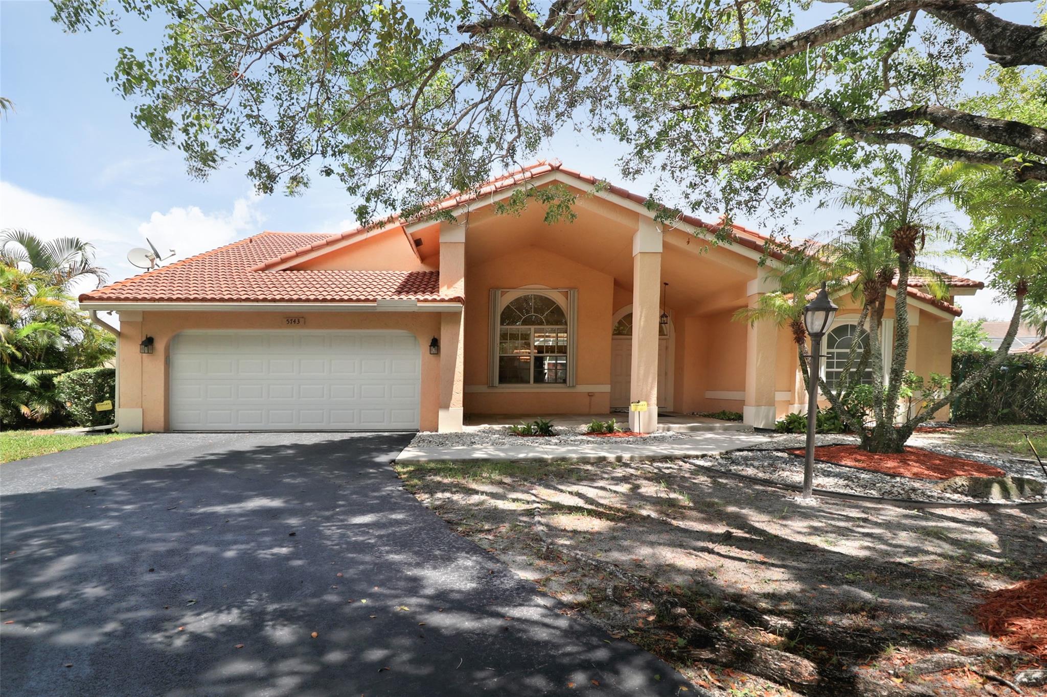 5743 NW 100th Way