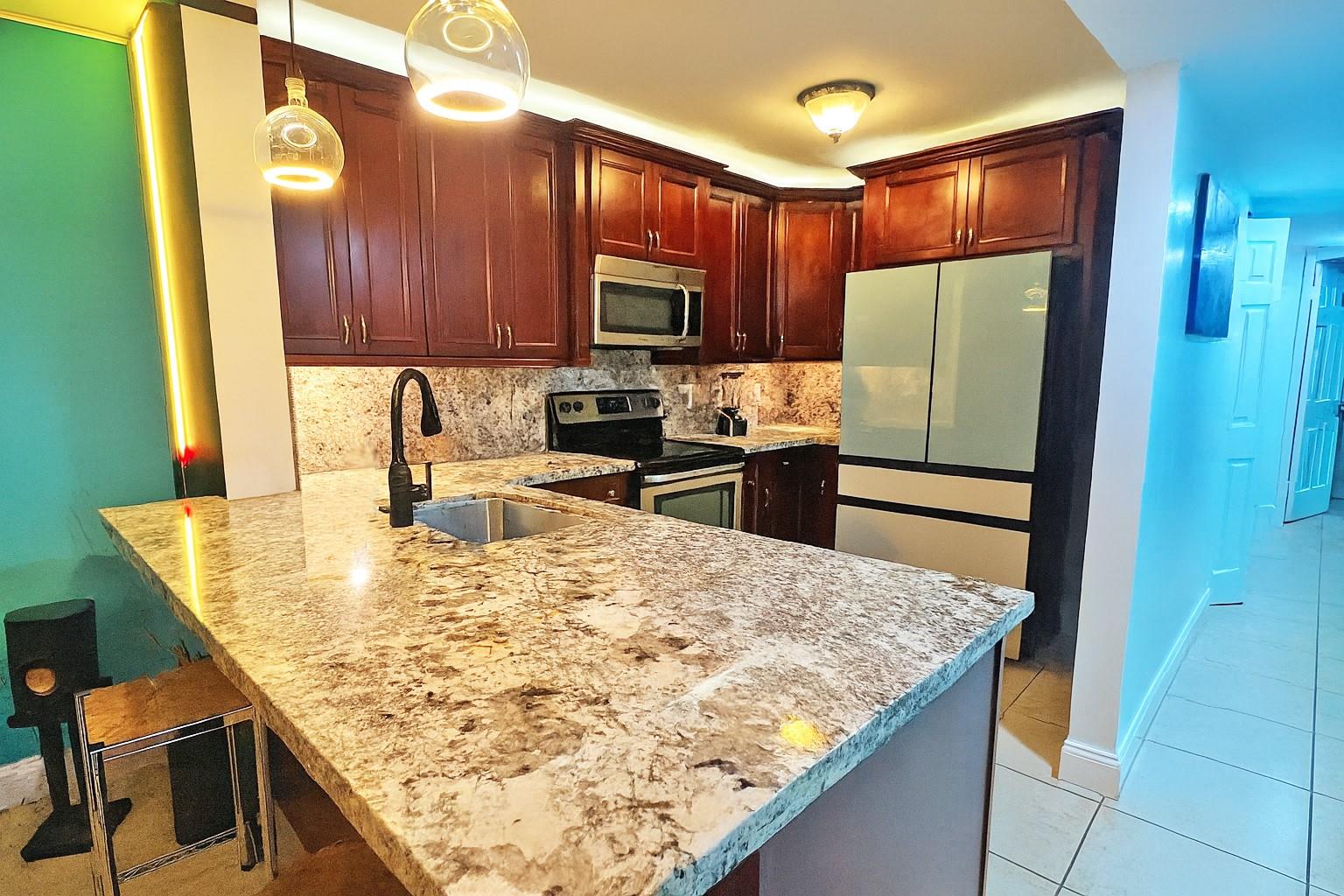 3007 N Oakland Frst Dr #107