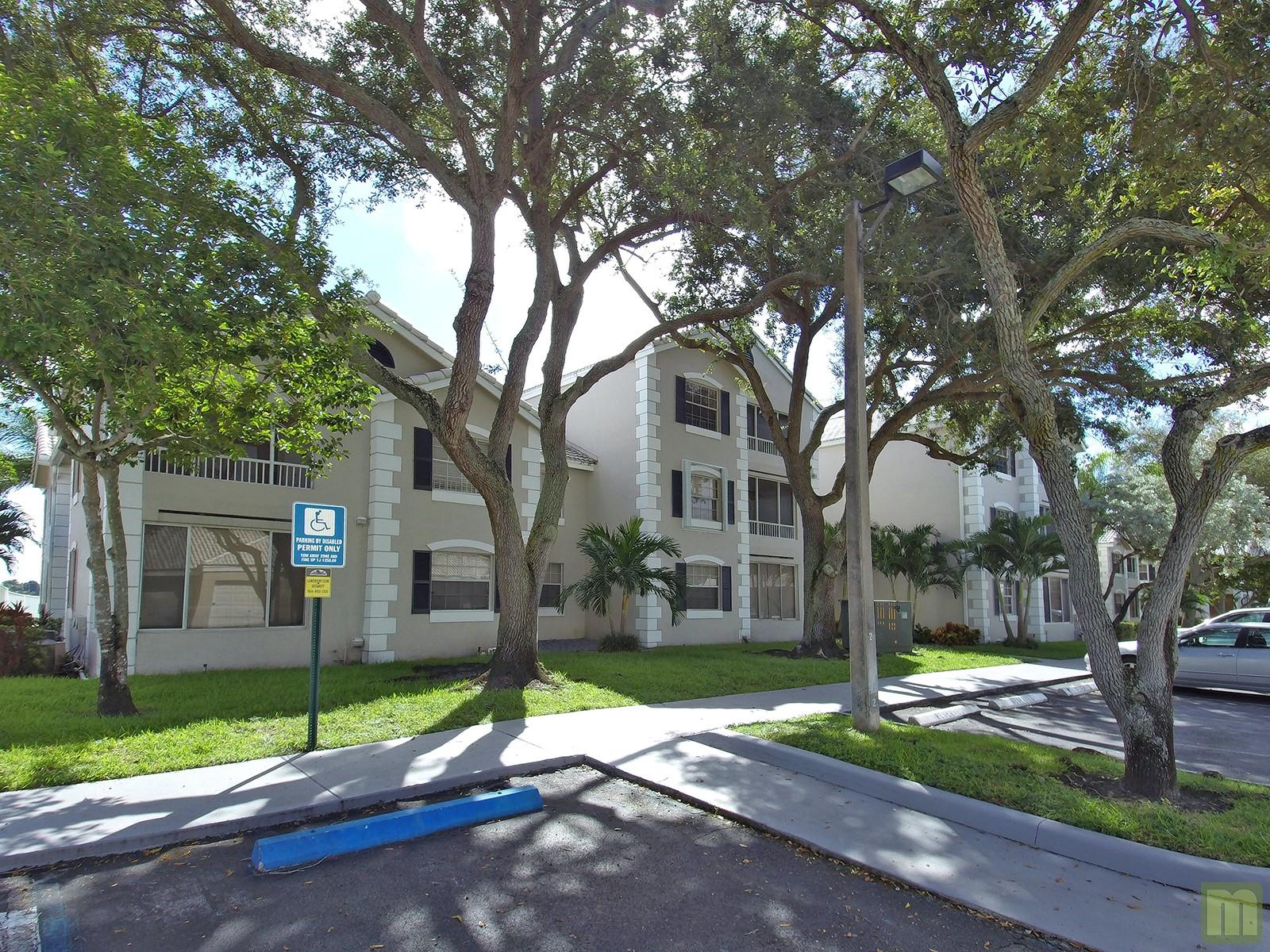 2811 N Oakland Frst Dr #201