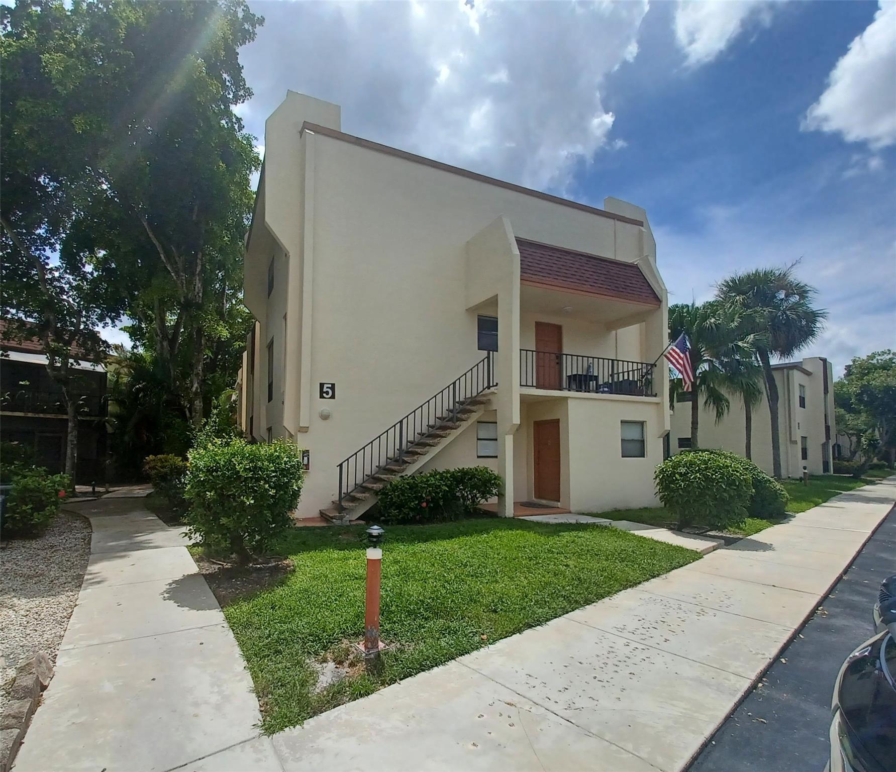 301 N Pine Is Rd #216