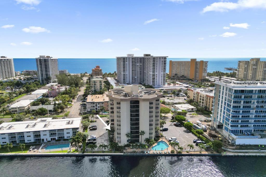 501 N Riverside Dr #203