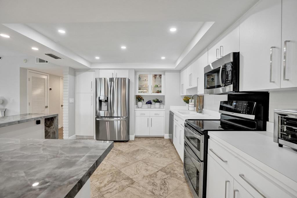 501 N Riverside Dr #203 Pompano Beach, FL 33062