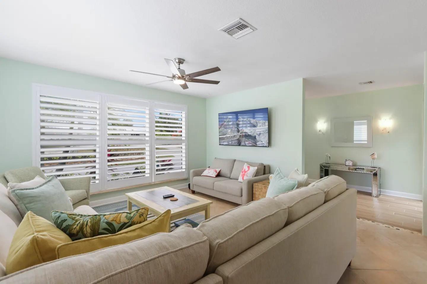 608 Malabar Ave Hutchinson Island, FL 34949