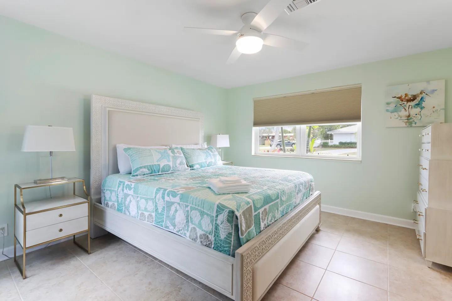 608 Malabar Ave Hutchinson Island, FL 34949