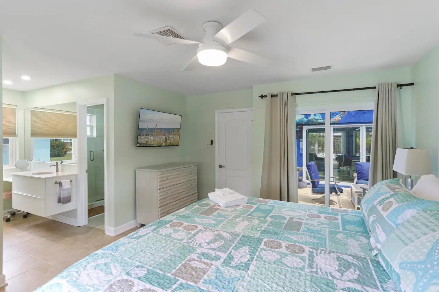 608 Malabar Ave Hutchinson Island, FL 34949