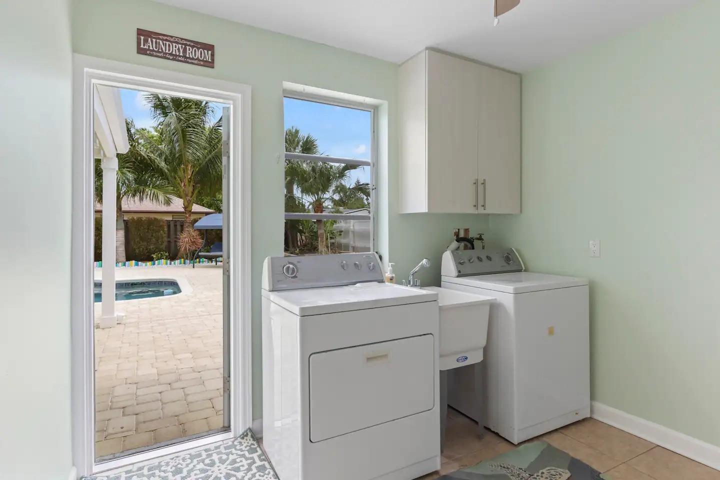 608 Malabar Ave Hutchinson Island, FL 34949