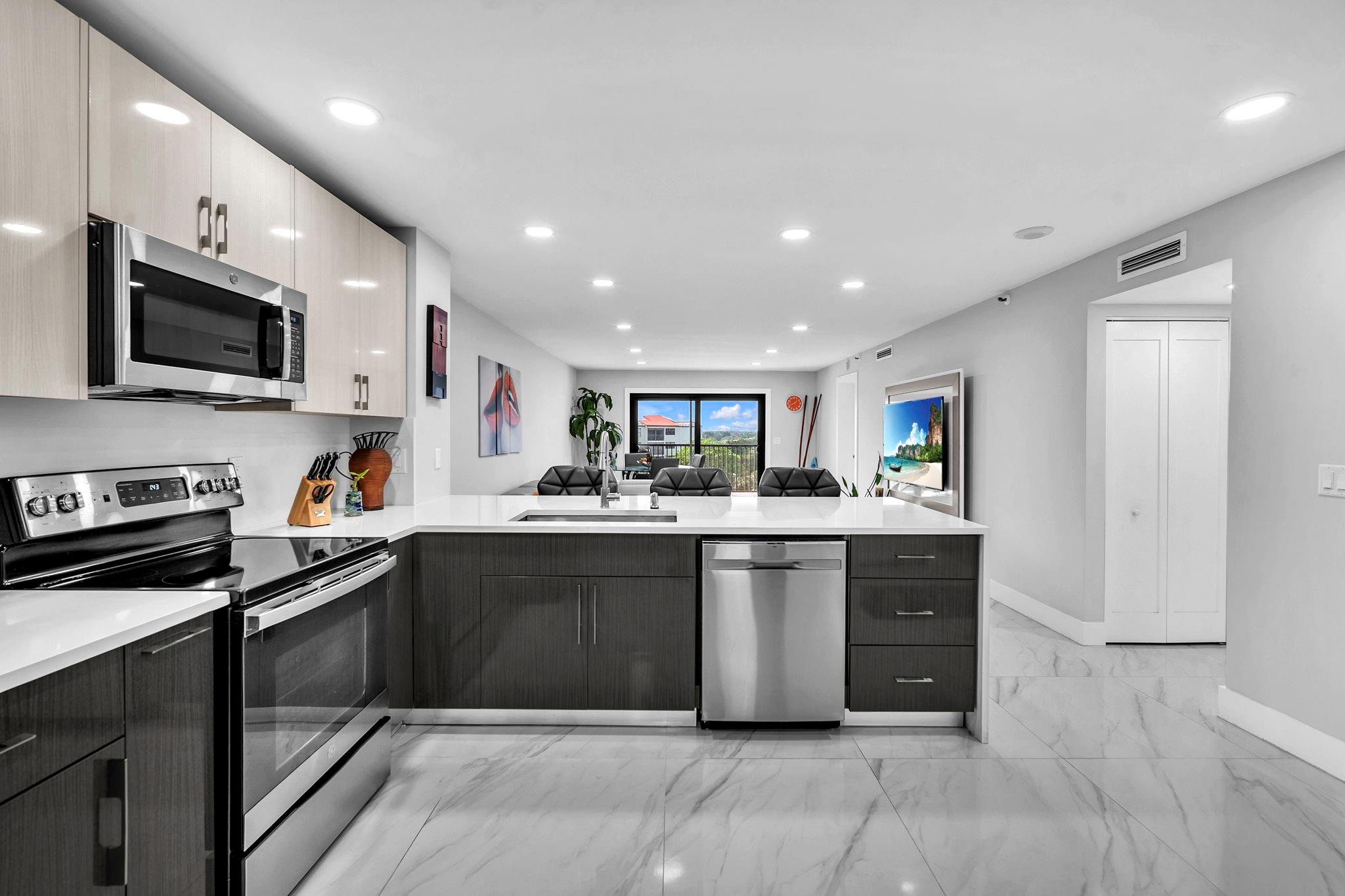 2221 Cypress Is Dr #708 Pompano Beach, FL 33069