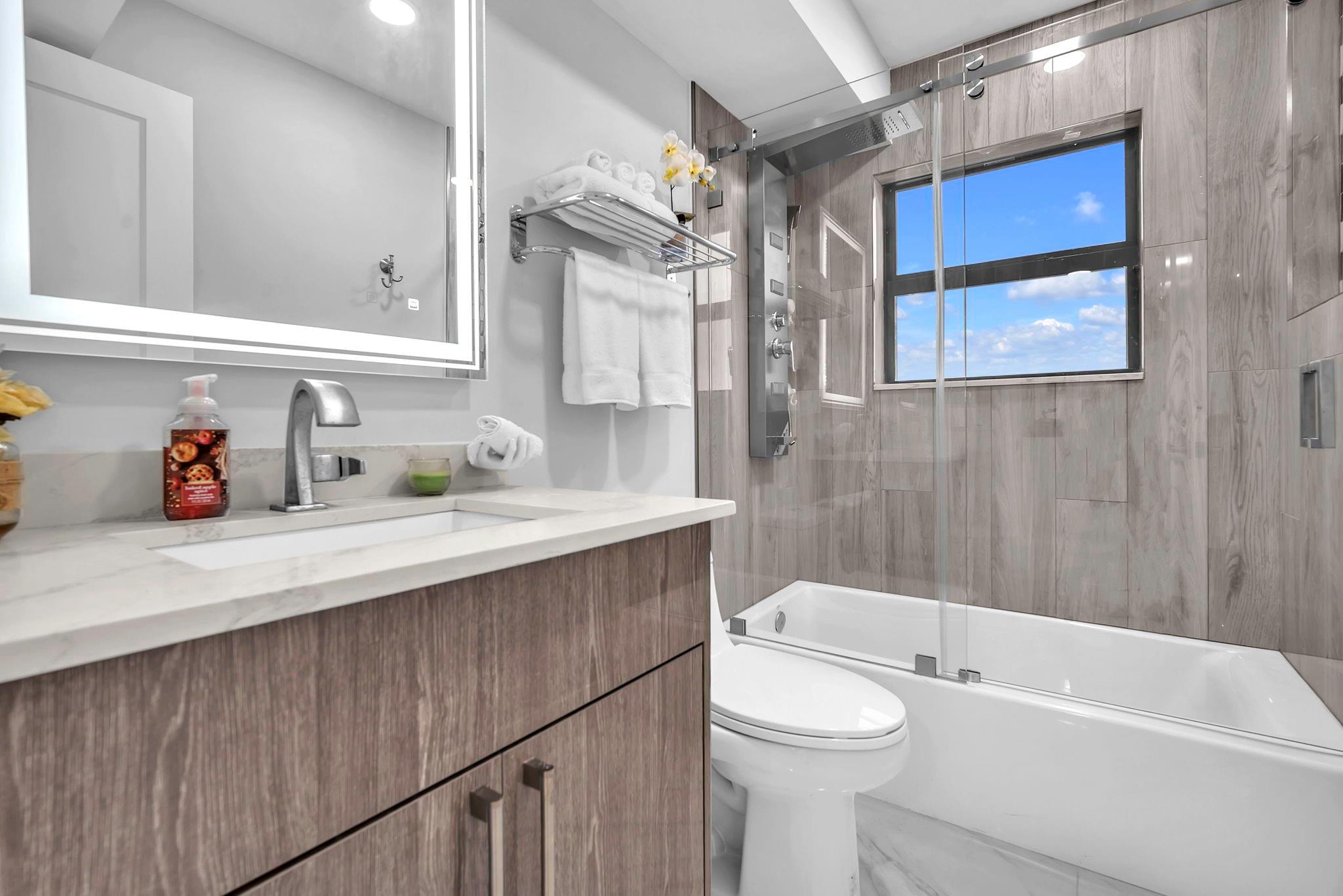 2221 Cypress Is Dr #708 Pompano Beach, FL 33069