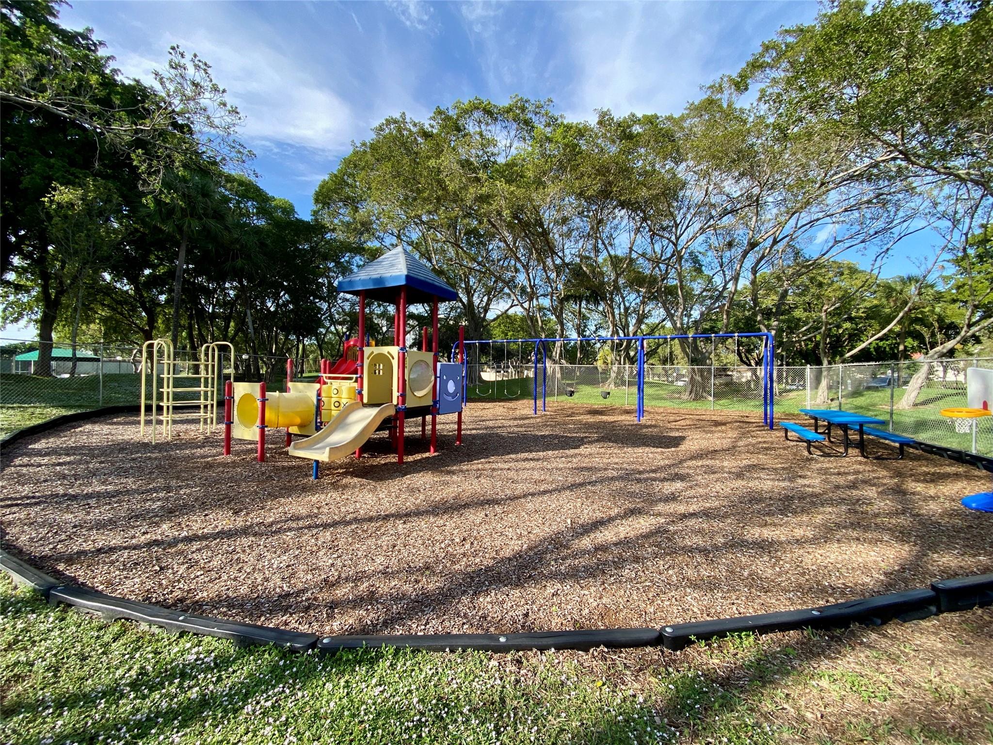 2221 Cypress Is Dr #708 Pompano Beach, FL 33069