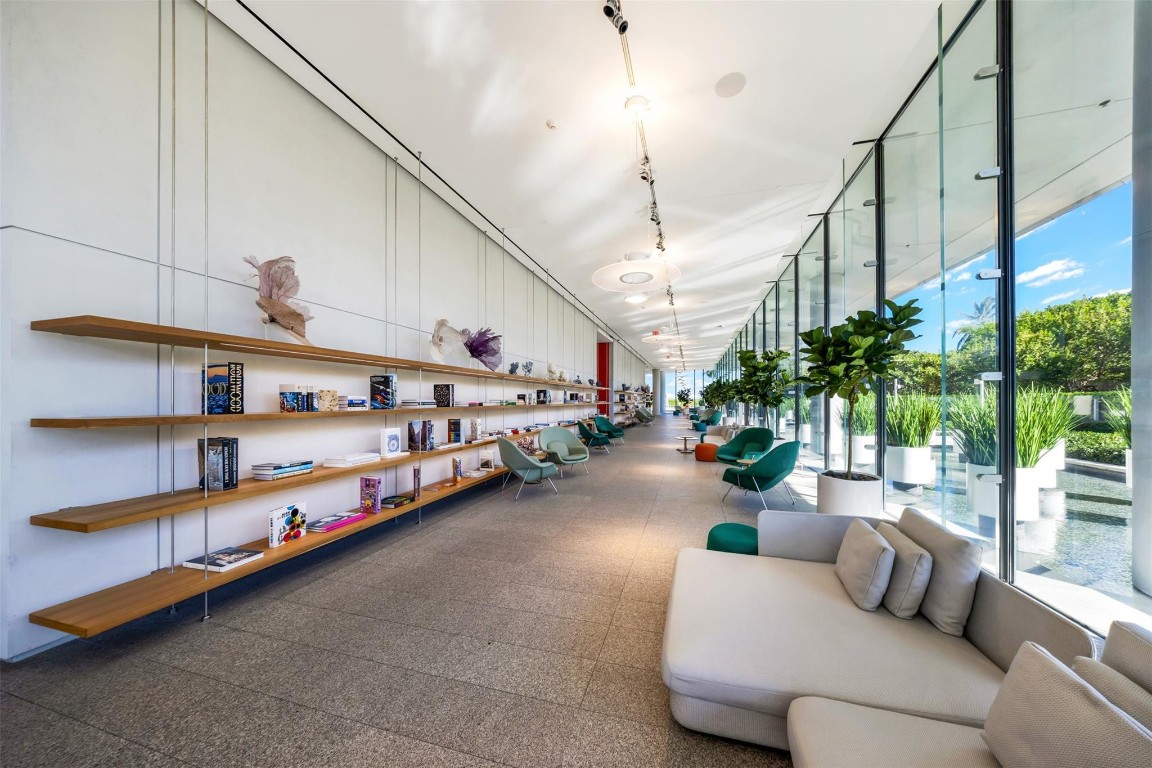 image Eighty Seven Park56