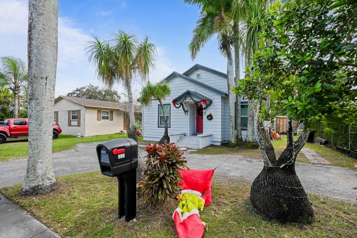 708 NW 15th St Homestead, FL 33030