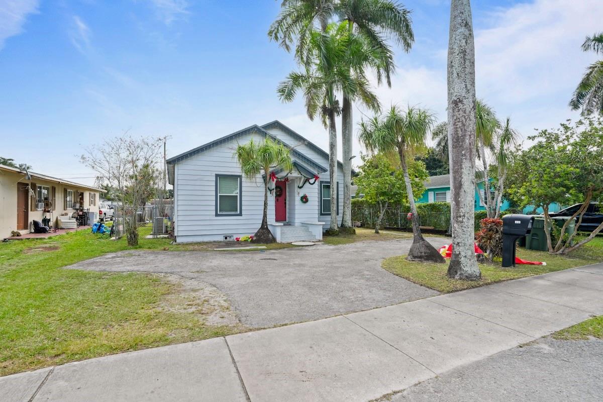 708 NW 15th St Homestead, FL 33030