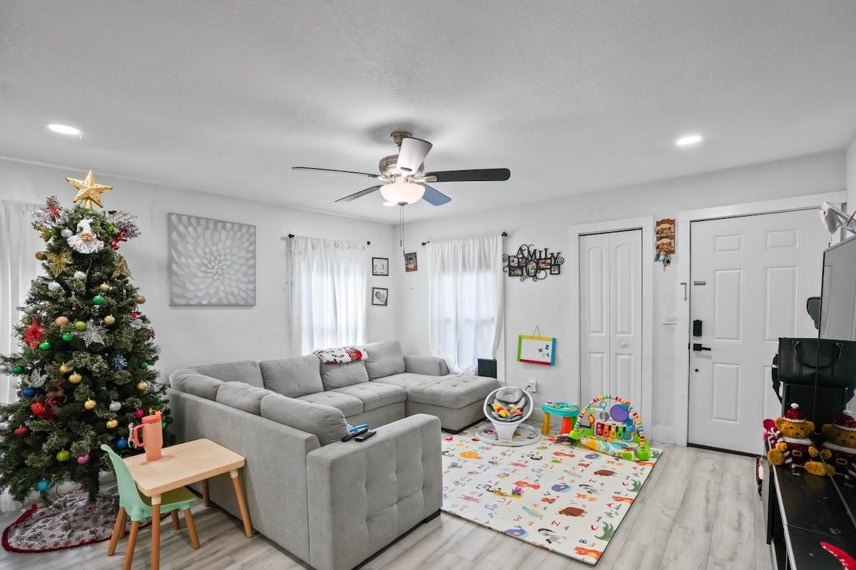 708 NW 15th St Homestead, FL 33030