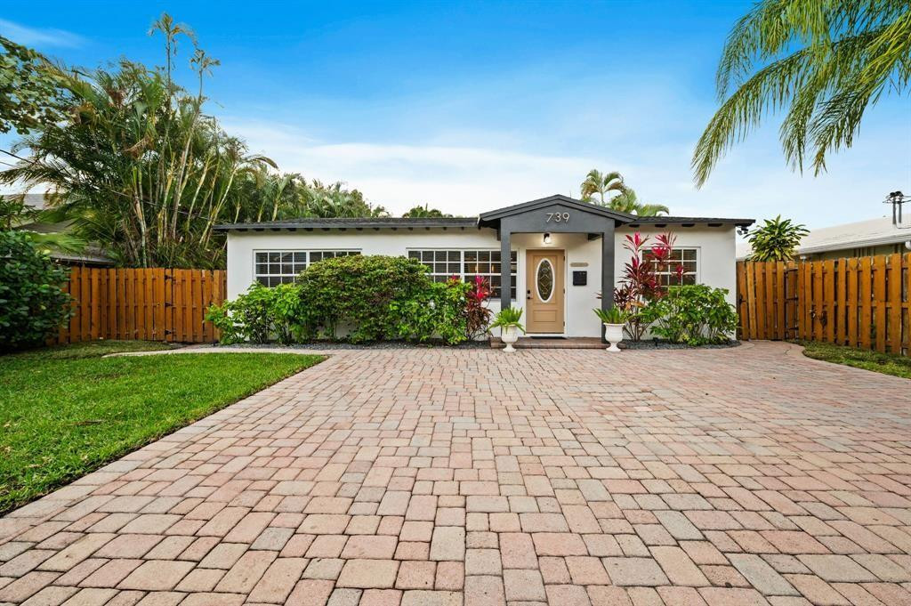 739 NE 17th Fort Lauderdale, FL 33304